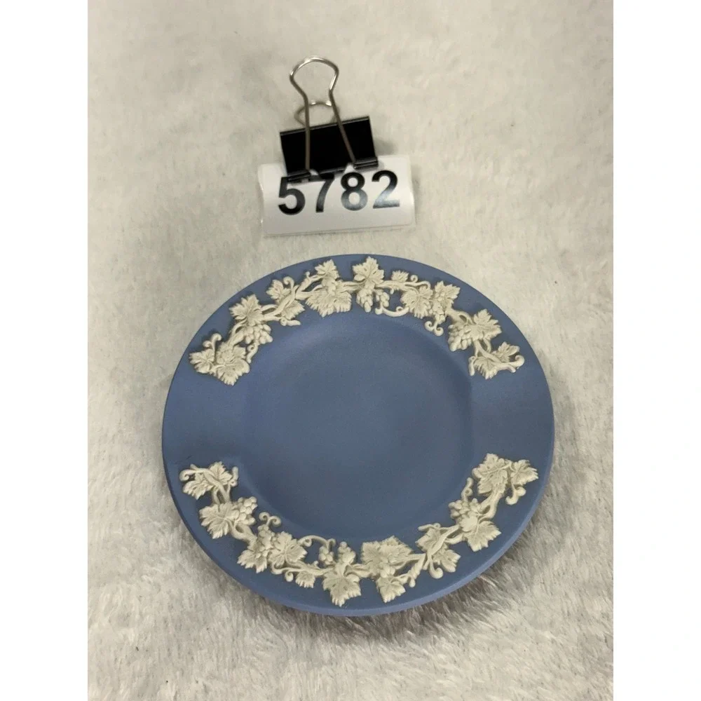 Wedgwood Jasperware Blue Grapevine Round Trinket Ashtray Dish Coaster‎ England